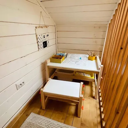 Friends House - ізки 33 *