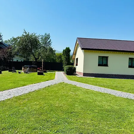 Friends House - ізки 33 Hétvégi ház *